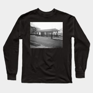 Amoco Gas Station, 1925. Vintage Photo Long Sleeve T-Shirt